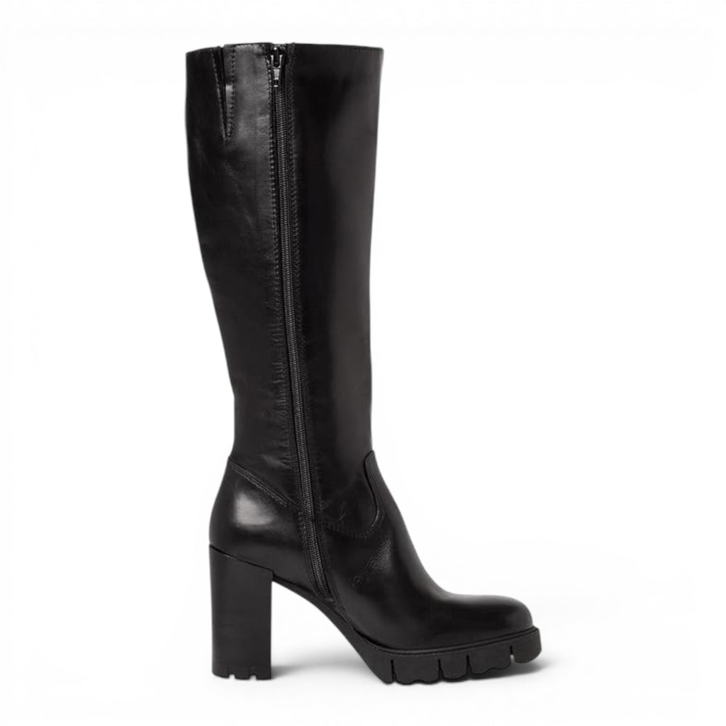 ShoeShop Tamaris black leather knee-high boots with a 9.5cm block heel and chunky rubber lug sole