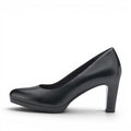 ShoeShop Tamaris black leather classic pump with a rounded toe and a comfortable block heel