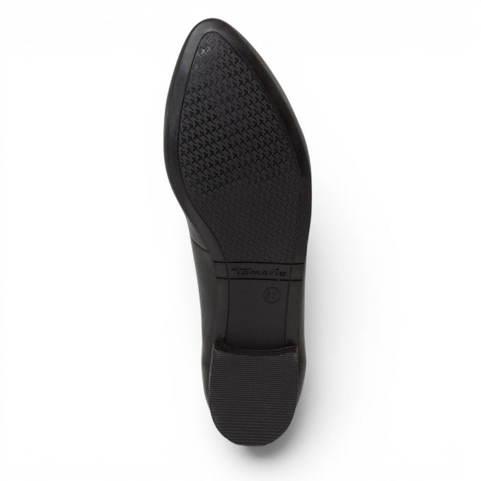 ShoeShop Tamaris black leather shoe with a durable textured rubber sole for grip