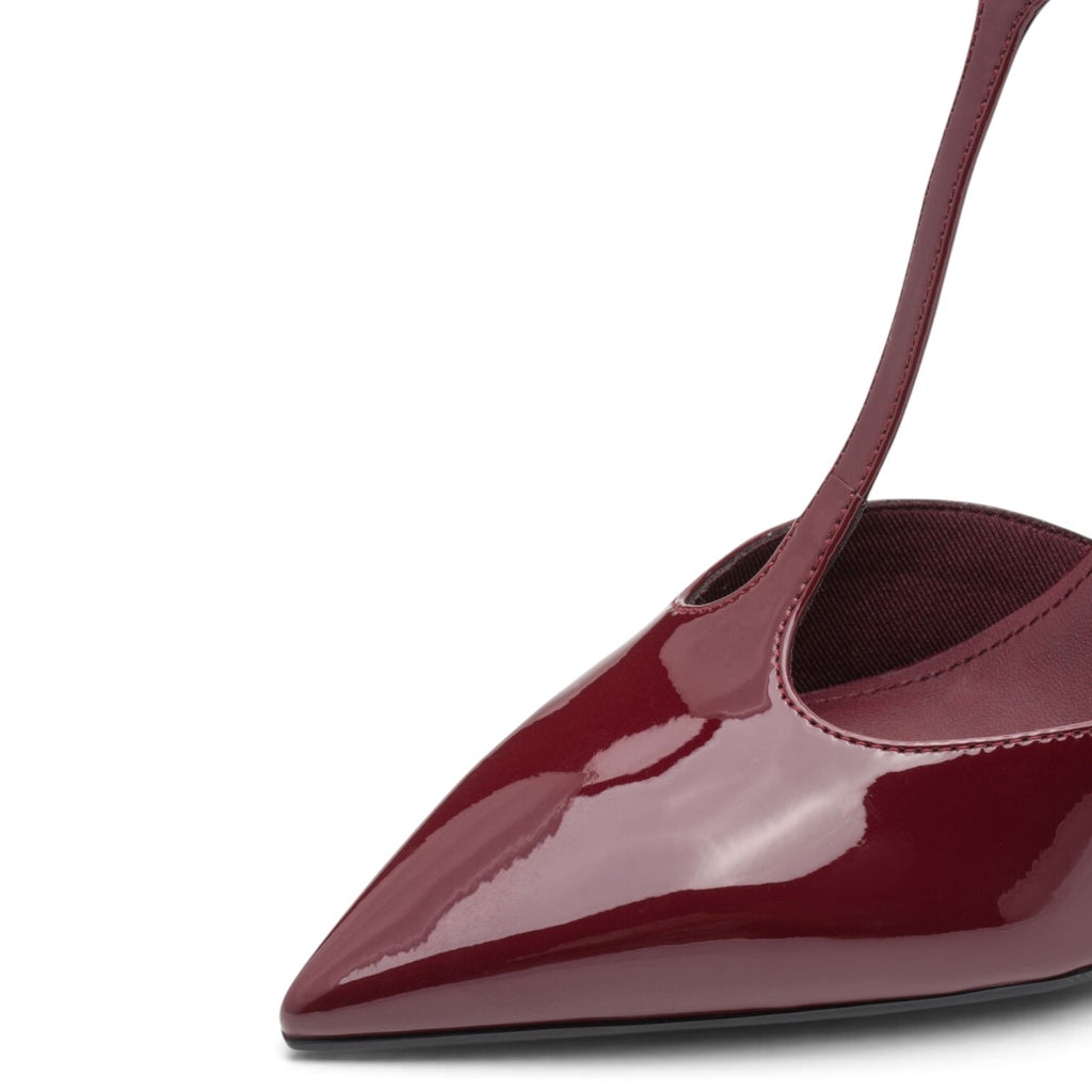 ShoeShop Tamaris 1/1-22461 burgundy patent leather pointed toe pump with a sleek strap detail