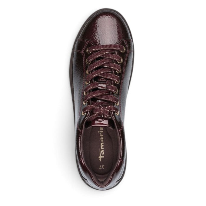 ShoeShop Tamaris 1/1-23720 burgundy patent leather lace-up sneakers viewed from above