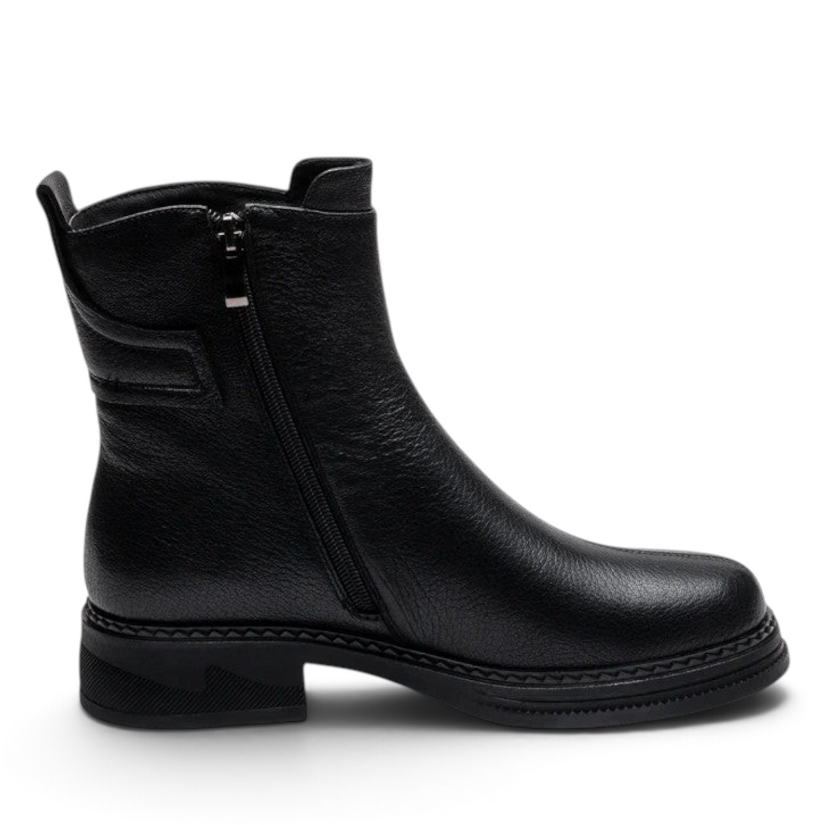 ShoeShop VAIKE black leather ankle boots with side zipper and chunky textured sole