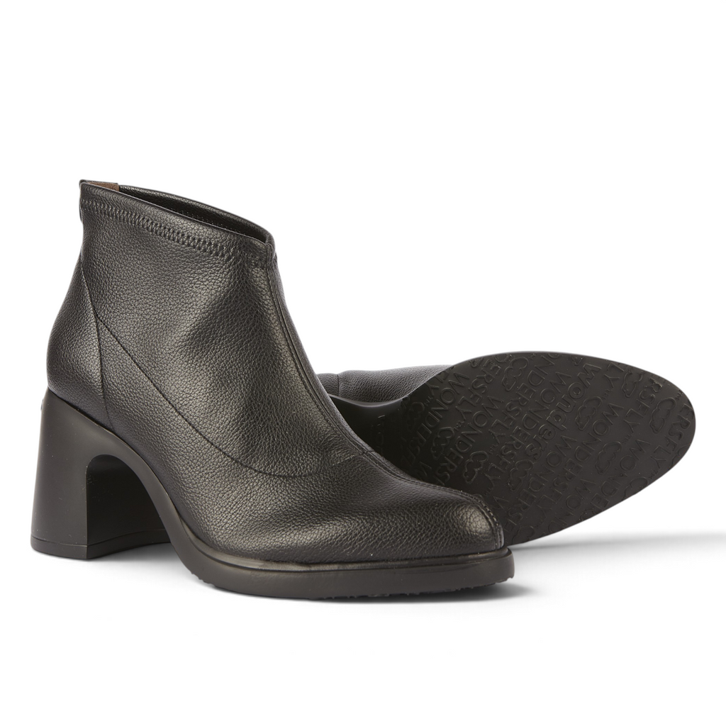 ShoeShop Wonders M-5504 black synthetic ankle boots with an 8 cm block heel and leather-textile lining