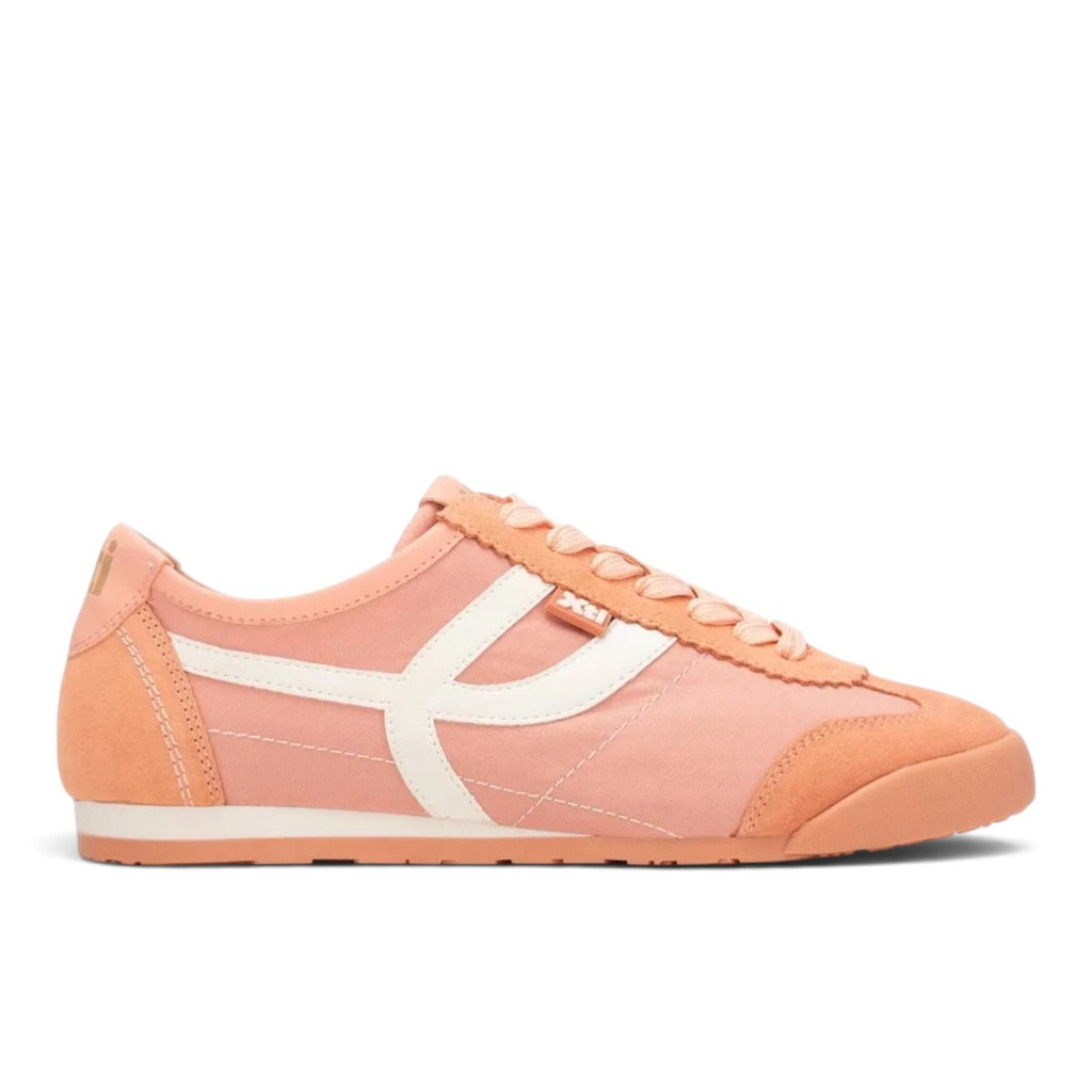ShoeShop XTI 145218 peach-colored low-top sneakers with white side stripes and suede detailing