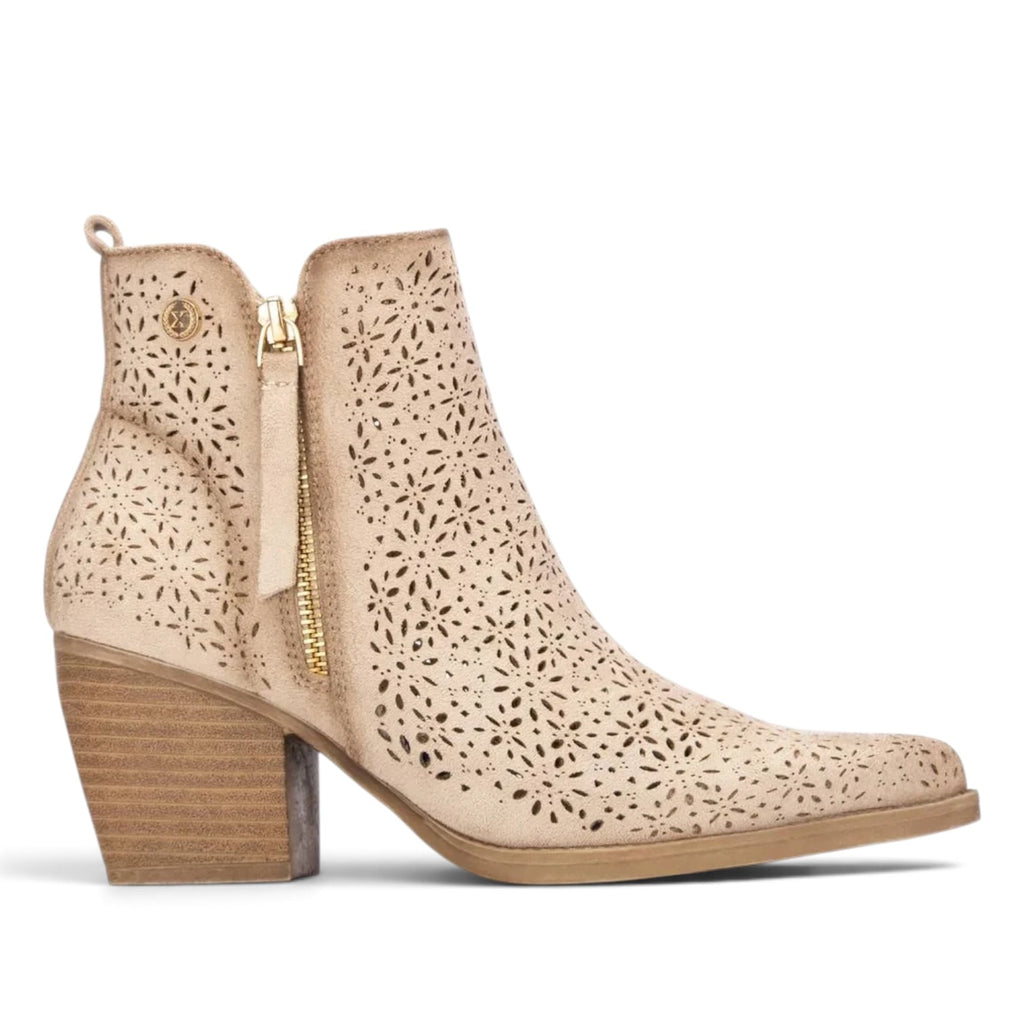 ShoeShop XTI 145037 beige ankle boots with laser-cut floral patterns, side zipper, and stacked block heel
