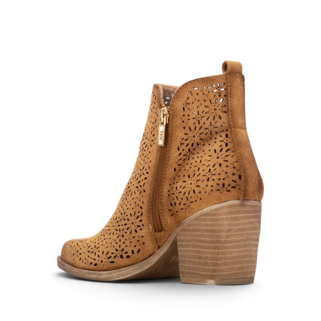 ShoeShop XTI 145037 tan suede ankle boots with laser-cut floral patterns, side zipper, and stacked block heel.