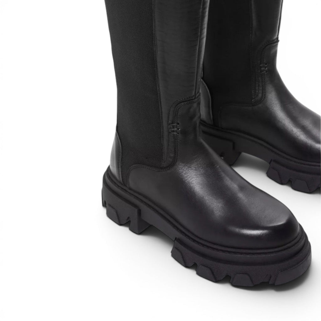 ShoeShop black leather chelsea boots with a chunky sole and elasticated side panels.