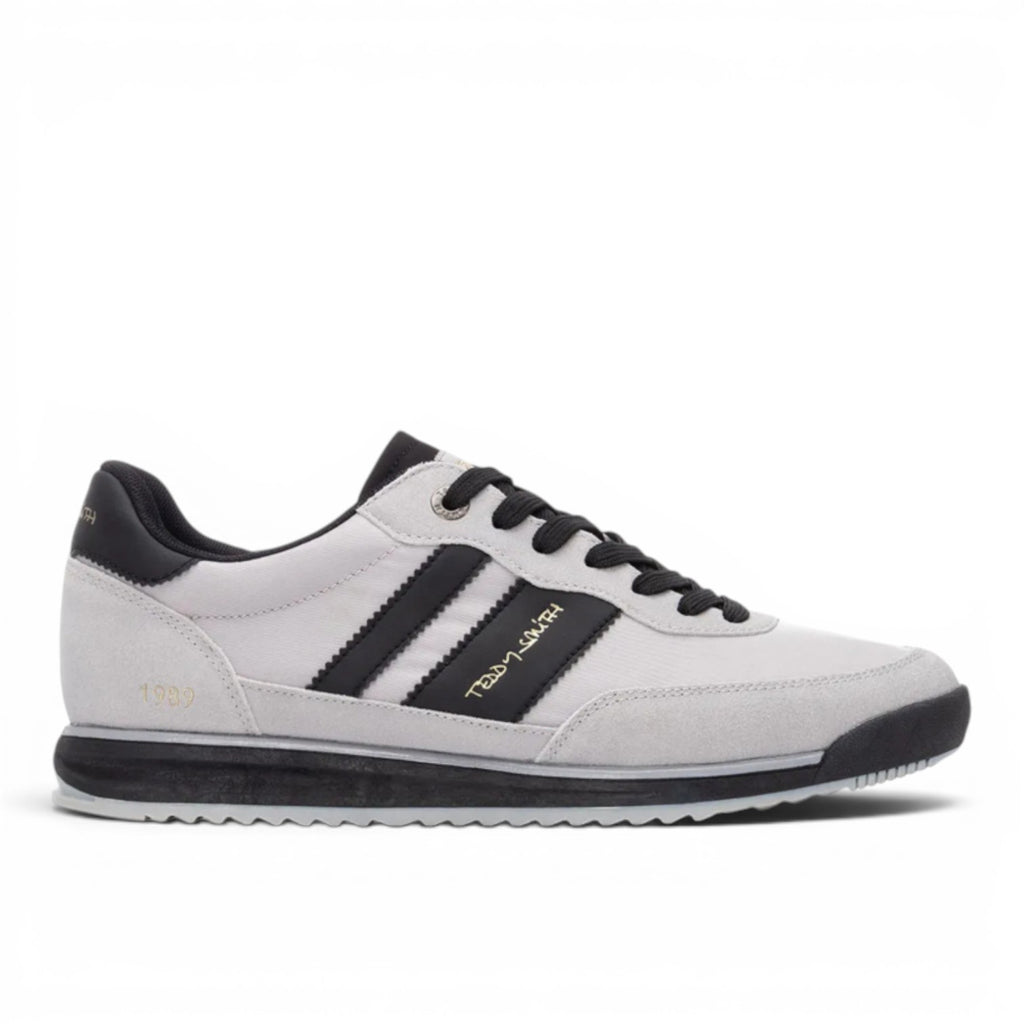 Teddy Smith light grey and black textile and suede sneakers with rubber sole and lace-up closure. Model 120300.