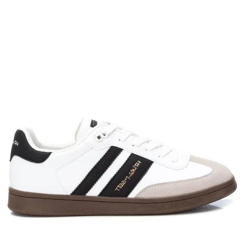 ShoeShop white synthetic leather sneakers with black stripes and gold Teddy Smith logo. Rubber sole.