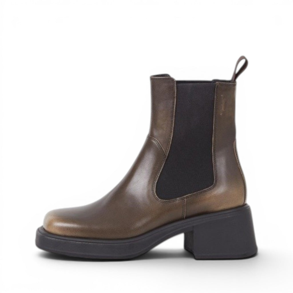 ShoeShop Vagabond Dorah Chelsea style boots in brown leather with a chunky heel and elasticated side panels.